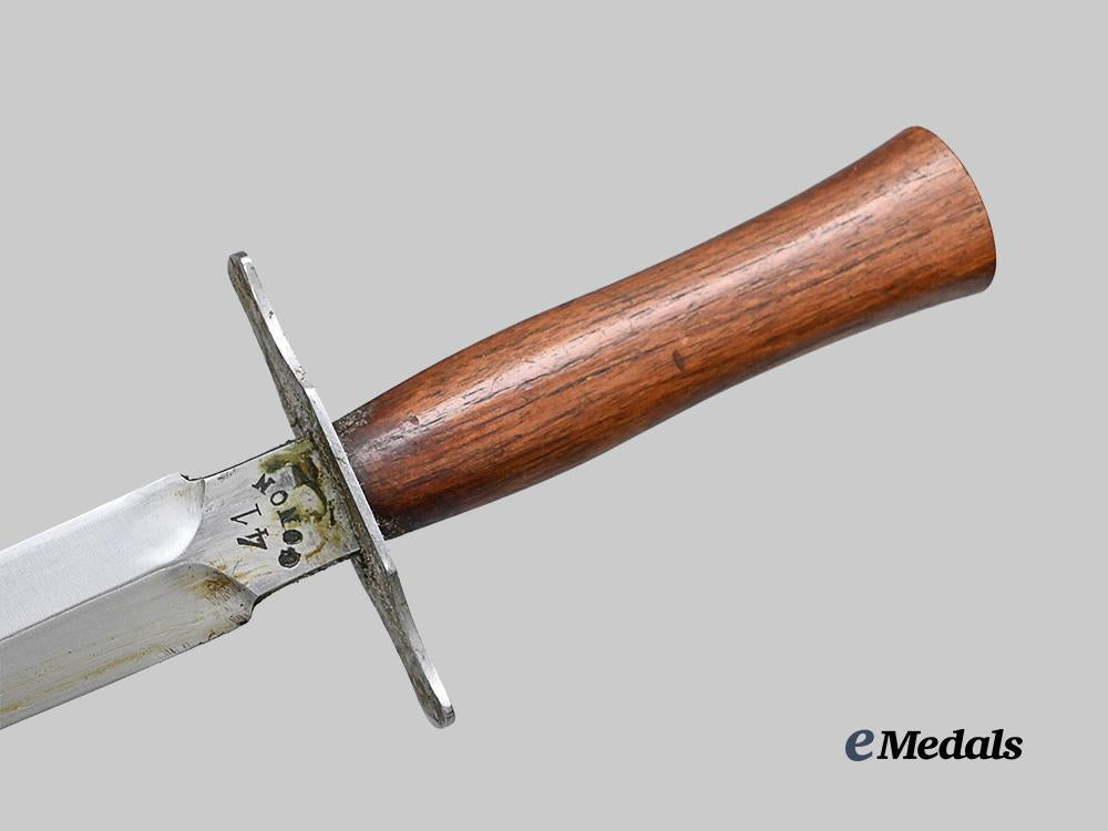 france,_republic._an_m1916_fighting_knife,_by_gonon-_chasengue_et_fils_e_medals__e_u24581_8