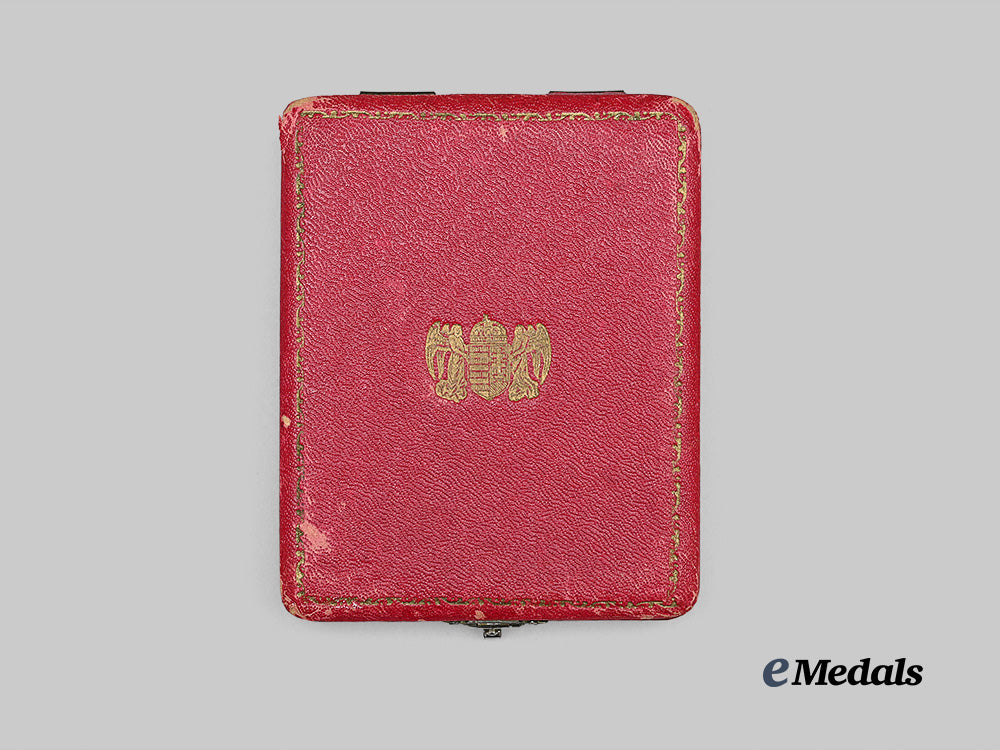 hungary,_kingdom._a1931_army_sports_week_plaque_in_case_e_medals__e_u25351_2