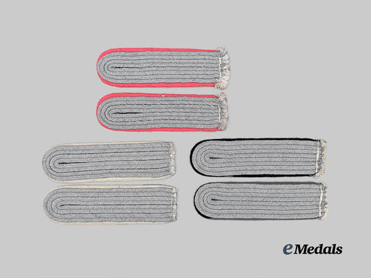 germany,_heer._a_lot_of_shoulder_boards_for_leutnant_ranks,_multiple_branches_e_medals__g36346_2