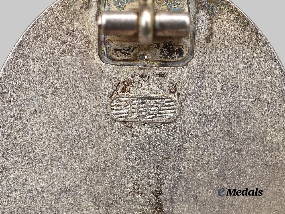 germany,_third_reich._a_mixed_lot_of_badges_e_medals__g61036_4