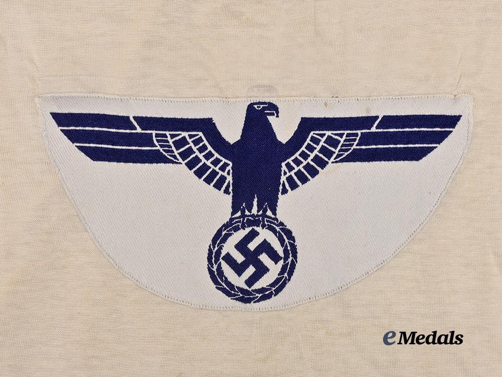 germany,_kriegsmarine._a_sports_shirt,_owner-_attributed_example_e_medals__g61099_3