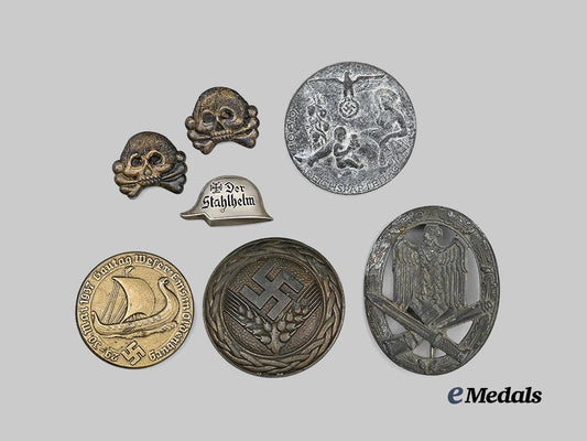 germany,_third_reich._a_mixed_lot_of_badges_and_insignia_e_medals__g61378_2