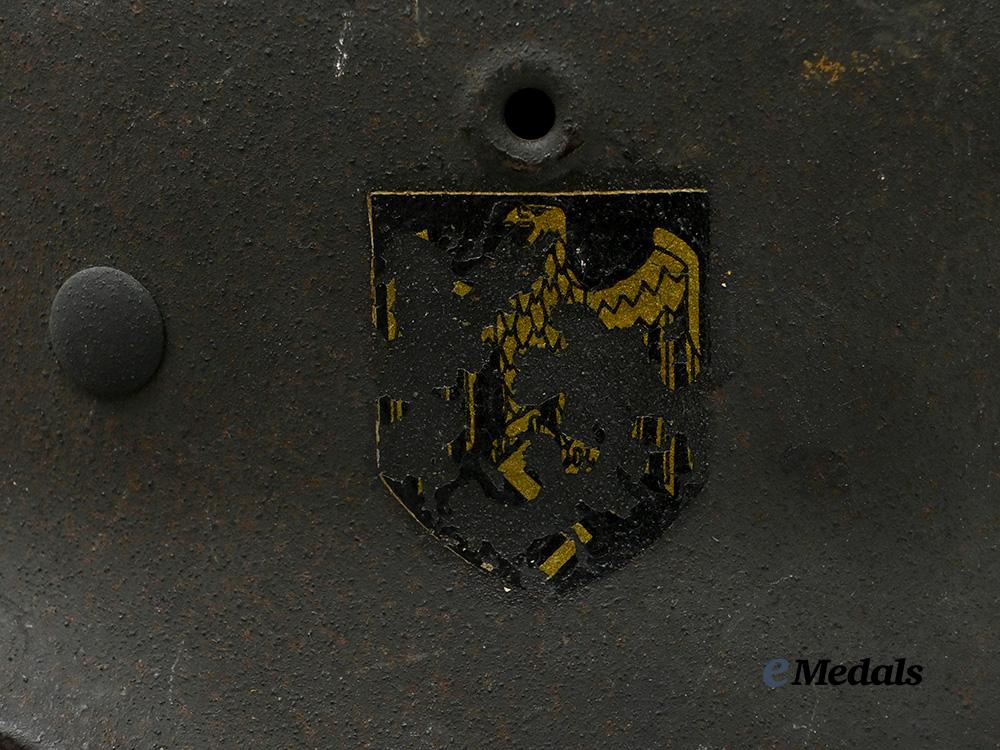 germany,_kriegsmarine._an_m40_stahlhelm,_named_and_single_decal_version,_by_sächsische_emaillier_und_stanzwerke_e_medals__g61635_8