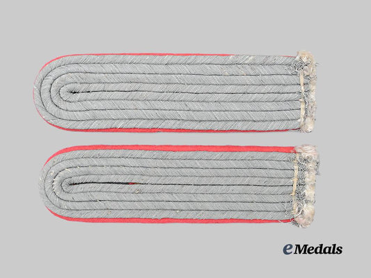 germany,_heer._a_set_of_panzer_troops_leutnant_shoulder_boards_e_medals__g61726_2