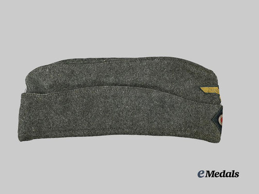 germany,_kriegsmarine._a_coastal_artillery_overseas_cap,_owner-_attributed,_by_société_chapelière_parisienne_e_medals__g61732_3