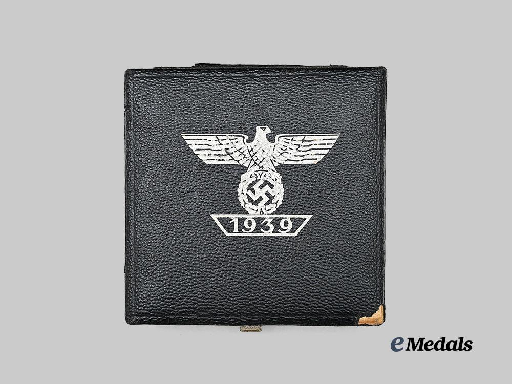 germany,_wehrmacht._a1939_clasp_to_the_iron_cross_i_class,_type_b_with_case,_by_b._h._mayer_e_medals__g61880_2