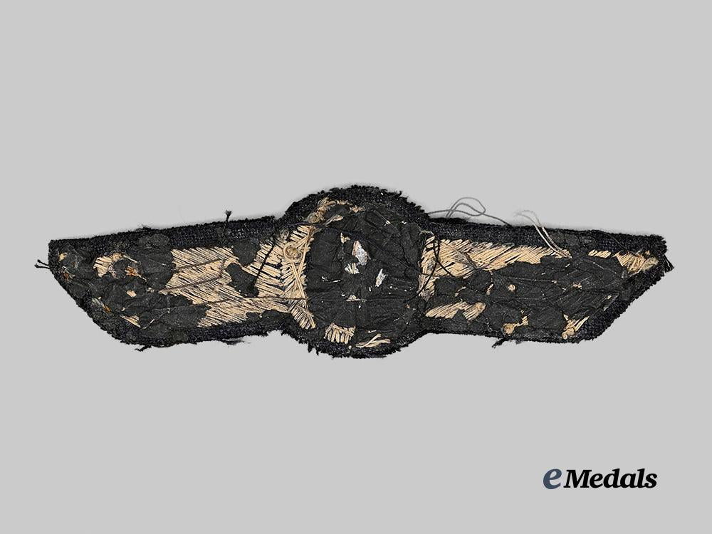 germany,_luftwaffe._a_civilian_worker_visor_cap_insignia_for_higher_ranks_e_medals__g61930_3