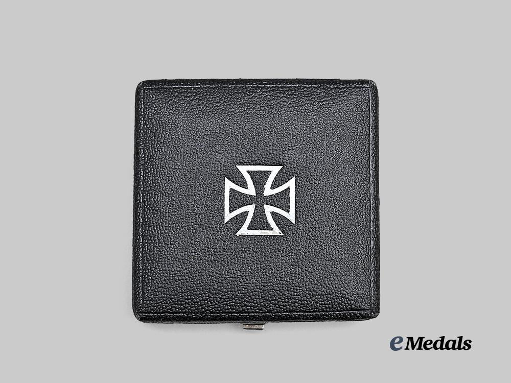 germany,_wehrmacht._a_mint1939_iron_cross_i_class,_with_case,_by_b._h._mayer_e_medals__g62198_2