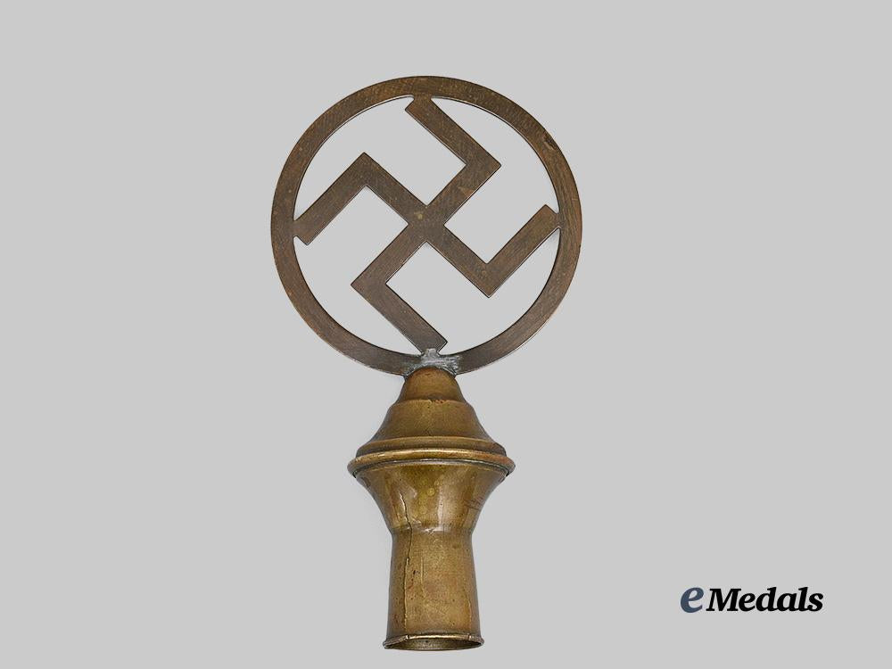 germany,_n_s_d_a_p._an_early_flag_pole_finial_e_medals__g62345_5