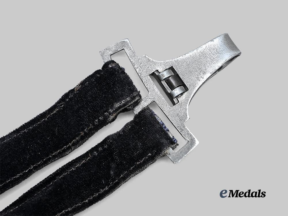 germany,_luftwaffe._an_officer’s_dagger_hanger_e_medals__g63142_7