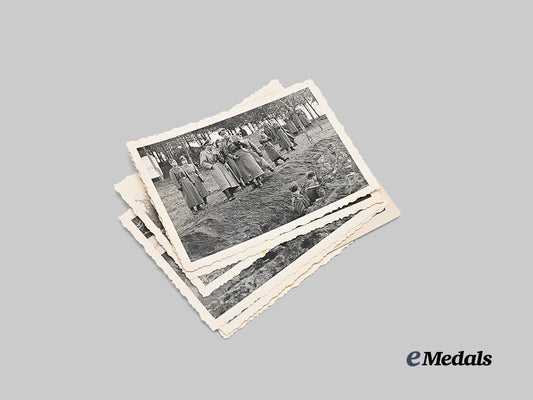 germany,_s_s._a_lot_of_wartime_photos_from_s_s-_truppenübungsplatz_böhmen,_with_notable_officers_e_medals__g63234_2