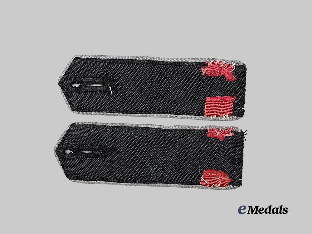 germany,_h_j._a_set_of_flieger-_h_j_shoulder_straps_for_bann482_personnel,_volunteer_war_assistant_e_medals__g63437_3