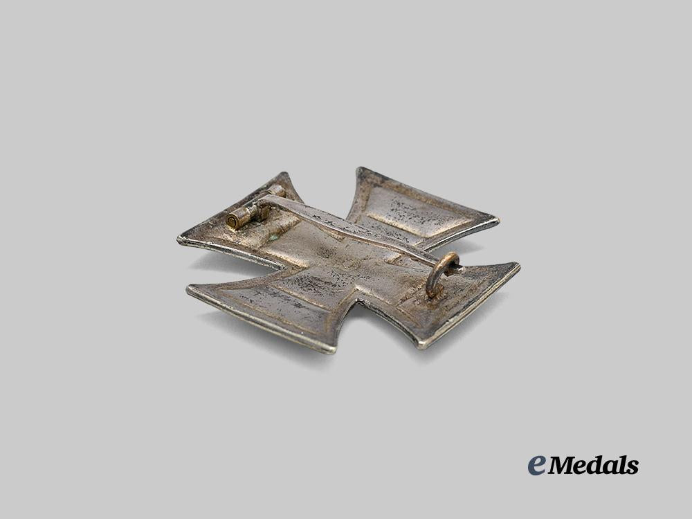 germany,_imperial._a1914_iron_cross_i_class,_non-_magnetic_pillow_back_variant,_by_a_w_s_e_medals__g63492_4