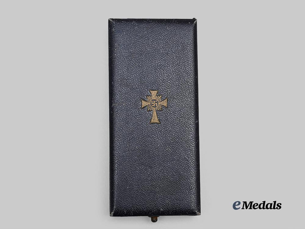 germany,_third_reich._an_honour_cross_of_the_german_mother,_gold_grade_with_case,_by_wilhelm_deumer_e_medals__g63822_2