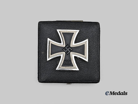 germany,_wehrmacht._a1939_iron_cross_i_class,_with_case,_by_b._h._mayer_e_medals__g63855_4