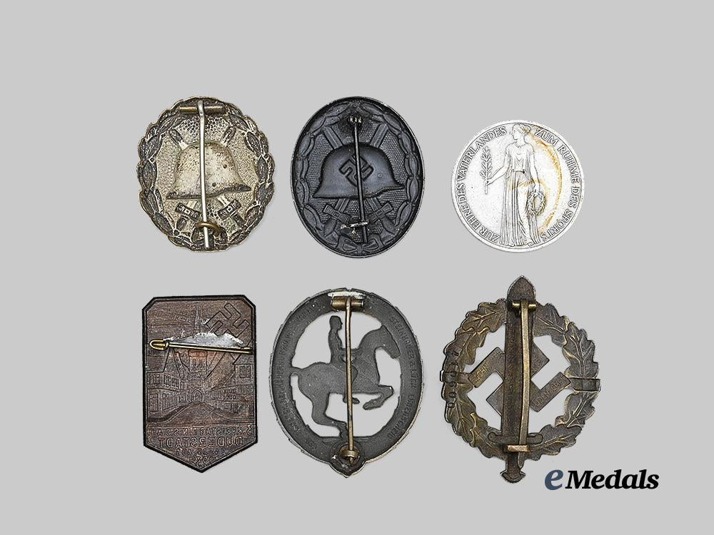 germany,_third_reich._a_lot_of_badges_for_military_service_and_sports_merit_e_medals__g63910_3