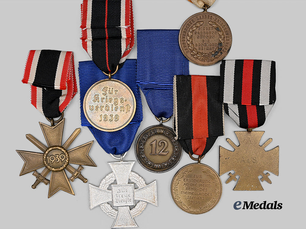 germany,_third_reich._a_mixed_lot_of_awards_for_military_and_civil_service_e_medals__g64359_5