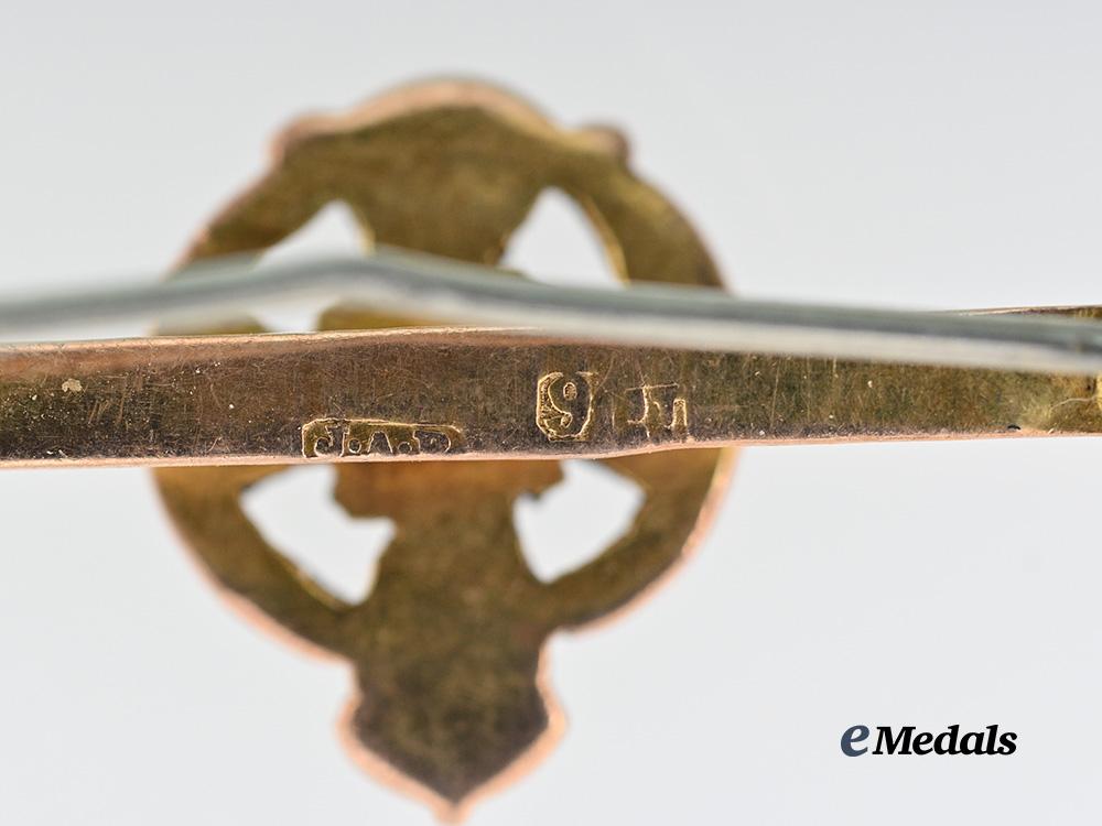 a_rifle_brigade_sweetheart_badge_in_gold_by_j.a.p._e_medals__g_b4813_4