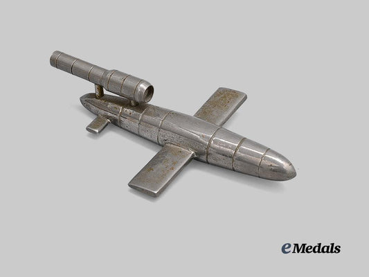 united_kingdom._a_wartime_model_of_the_v1_flying_bomb_e_medals__g_b8545_4