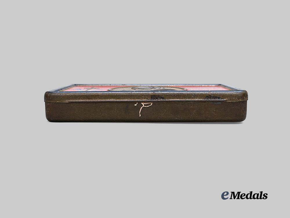 united_kingdom._a_boer_war_chocolate_tin,_complete_with_original_chocolate,1900_e_medals__g_b8560_7