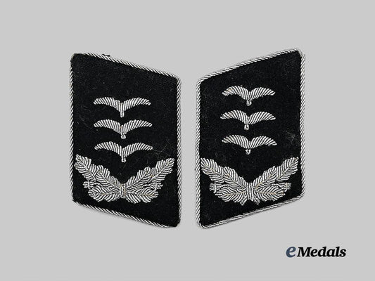germany,_luftwaffe._a_set_of_construction/_engineer_hauptmann_collar_tabs_e_medals__m0676-308_2