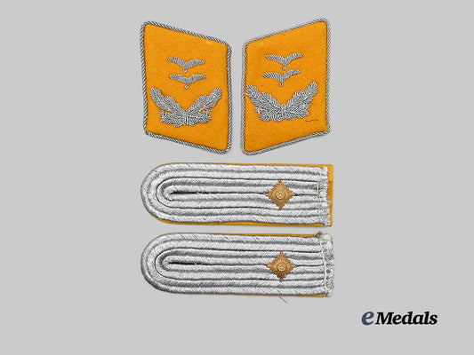 germany,_luftwaffe._a_set_of_flight_personnel/_fallschirmjäger_oberleutnant_rank_insignia_e_medals__m0676-319_2