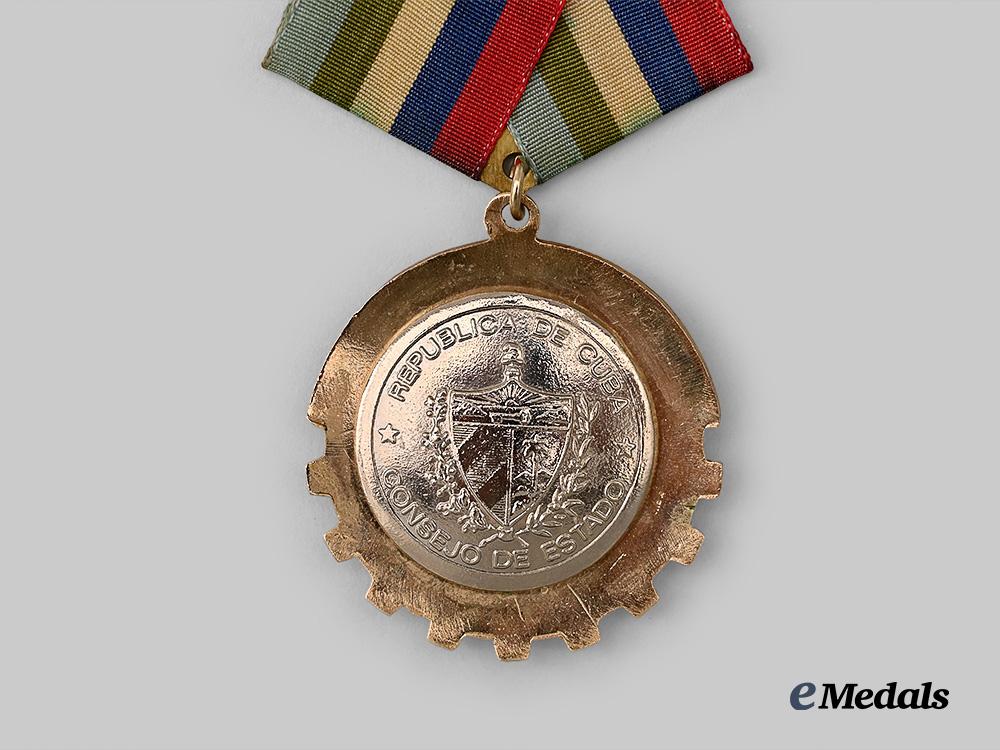 cuba,_republic._an_order_of_playa_girón,1979_version_e_medals__w8403_5