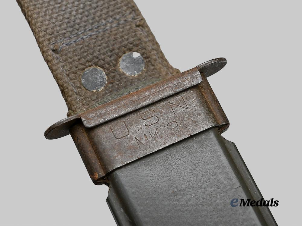 united_states._a_u_s_navy_mk_i_i_fighting_combat_knife_with_u_s_n_mk2_sheath_e_medals__w8556_9