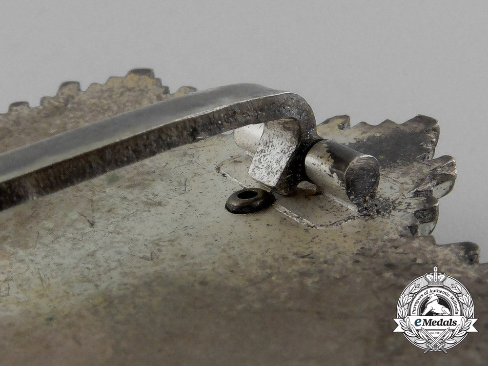 a_german_cross_in_gold_by_fritz_zimmermann_of_stuttgart;_light_version_e_0999