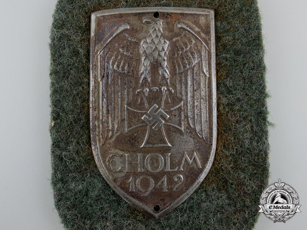an_army_issued_cholm_shield_e_106_1