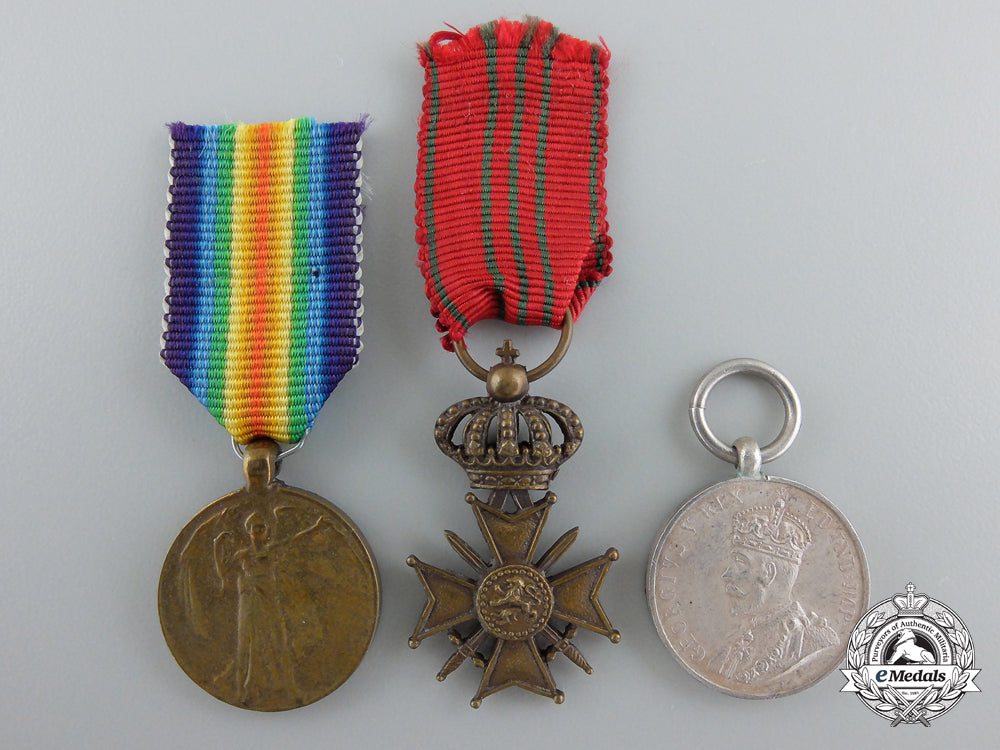 three_first_war_period_european_miniature_medals_and_awards_e_110_1
