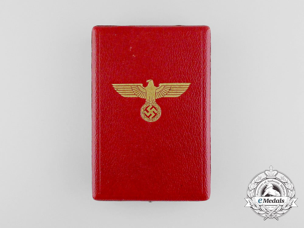 a_german_eagle_order_silver_medal_by_the_official_berlin_state_mint_in_its_original_case_of_issue_e_1723_1