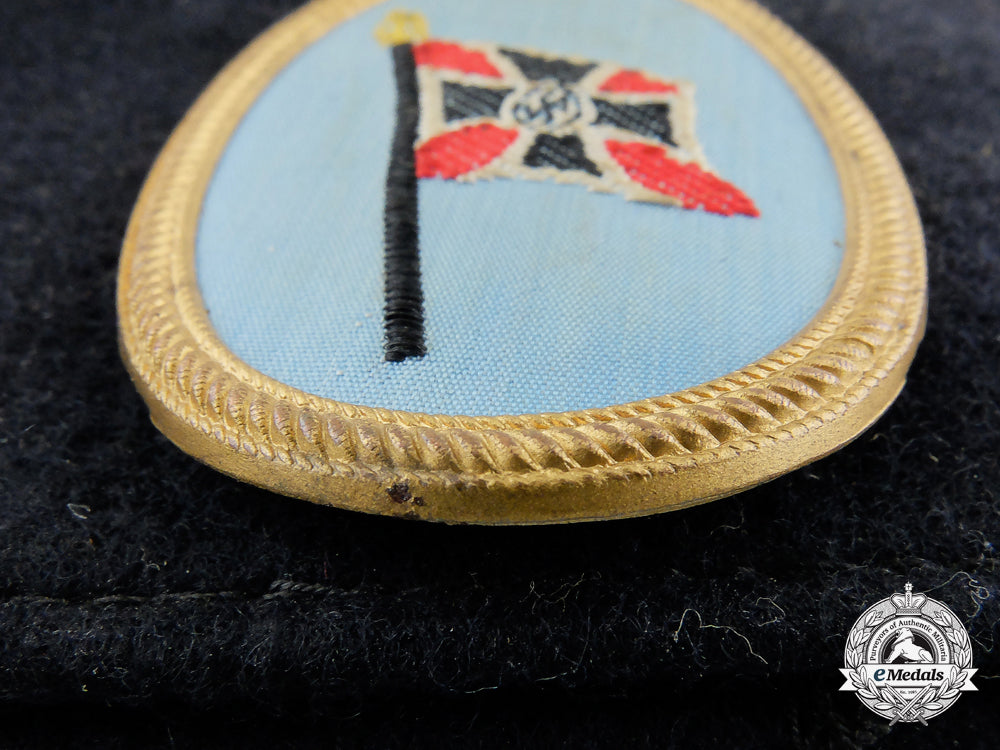 a_second_war_german_veterans_gorget_with_armband_in_box_of_issue_e_184