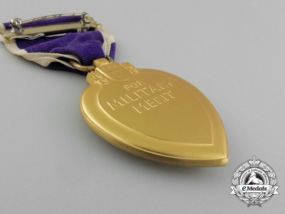 an_american_purple_heart_with_case_e_2996