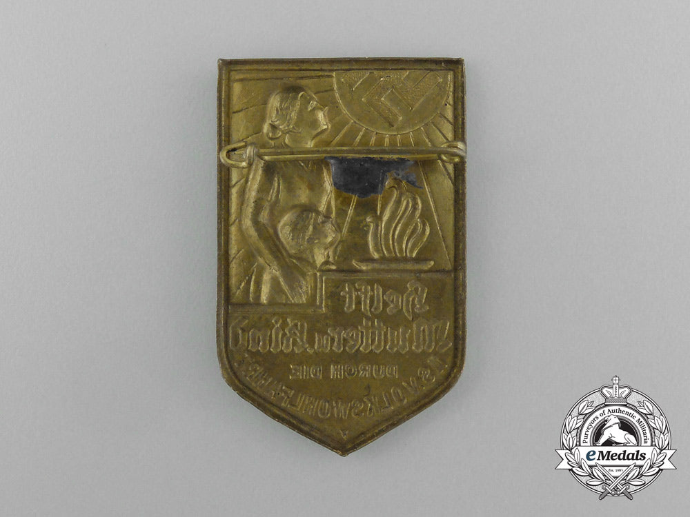 a_national_socialist_people’s_welfare“_aid_mother_and_child”_donation_badge_e_3516
