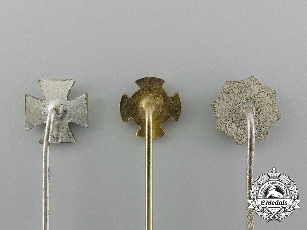three1957_version_issued_award_stickpins_e_4009