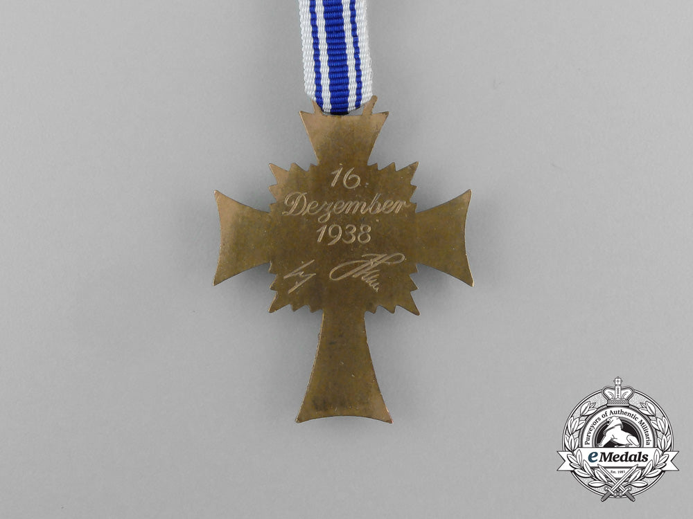 a_bronze_grade_mother’s_cross“_mutterehrenkreuz”_e_4186