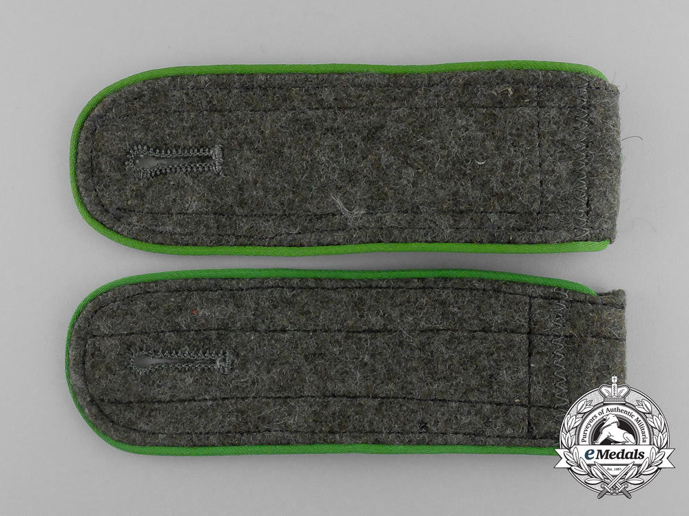 a_pair_of_wehrmacht_gebirgsjäger_enlisted_man’s_shoulder_boards_e_4405