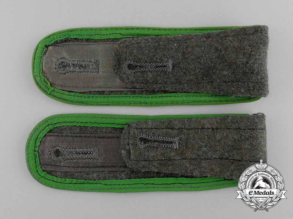 a_pair_of_wehrmacht_gebirgsjäger_enlisted_man’s_shoulder_boards_e_4406
