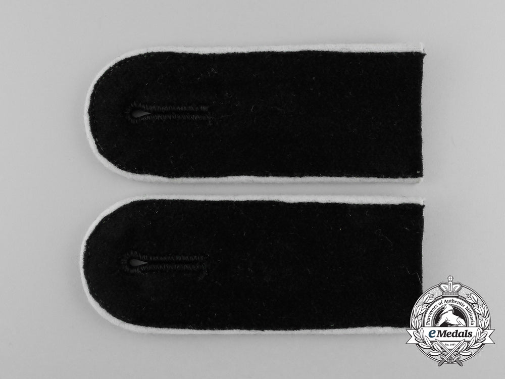 a_pair_of_wehrmacht84_th_infantry_division_enlisted_man’s_shoulder_boards_e_4410