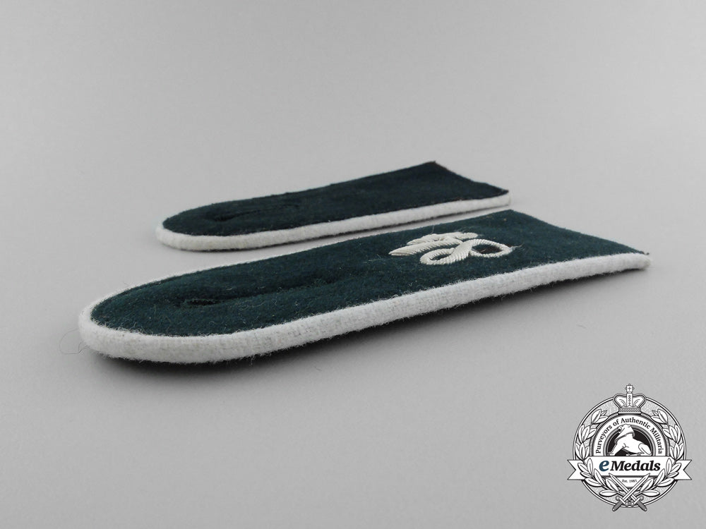 a_pair_of_wehrmacht84_th_infantry_division_enlisted_man’s_shoulder_boards_e_4411