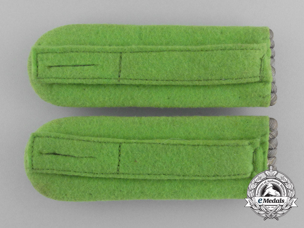 a_pair_of_wehrmacht_panzer_grenadier_hauptmann(_captain)_shoulder_boards_e_4423