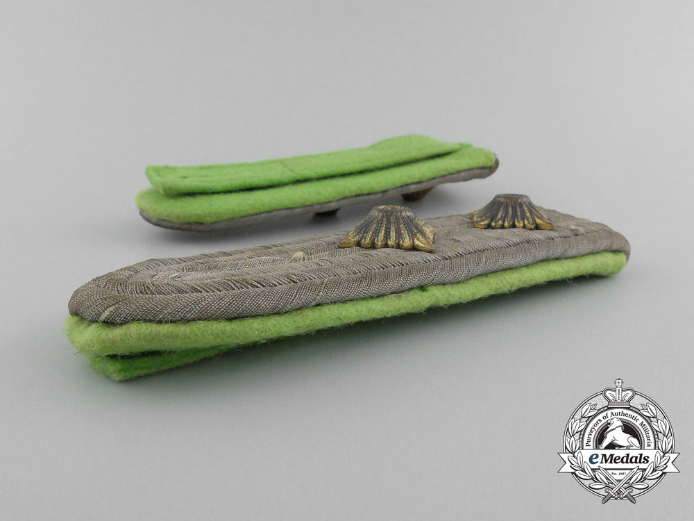 a_pair_of_wehrmacht_panzer_grenadier_hauptmann(_captain)_shoulder_boards_e_4424