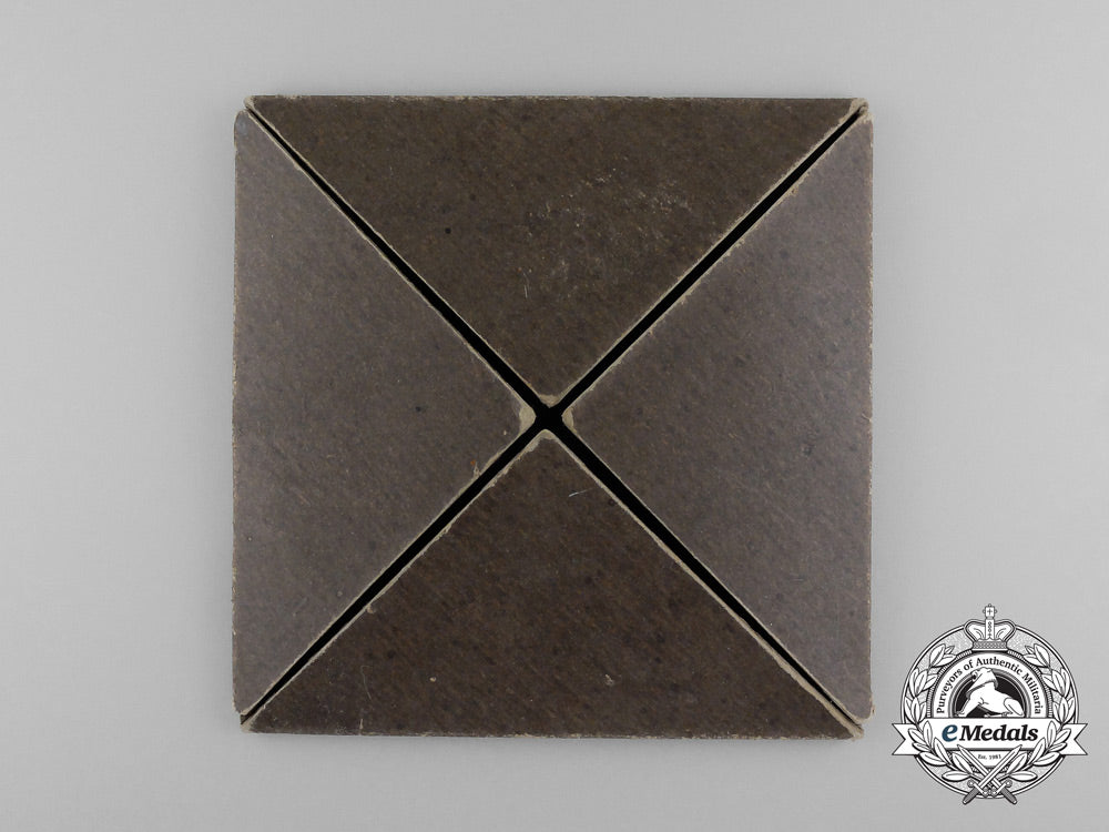 a_first_war_memorial_group_to_lieutenant_urquhart;_no.20_squadron_royal_flying_corps_e_4810