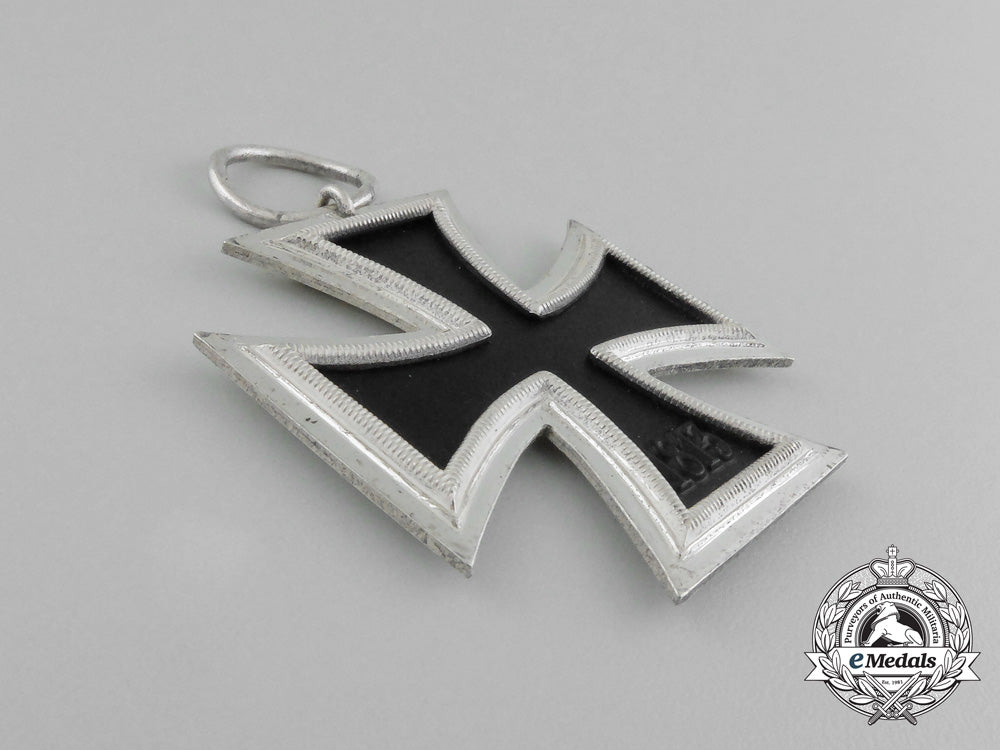 germany,_wehrmacht._an_absolutely_mint_iron_cross1939_ii_class_e_5388_1