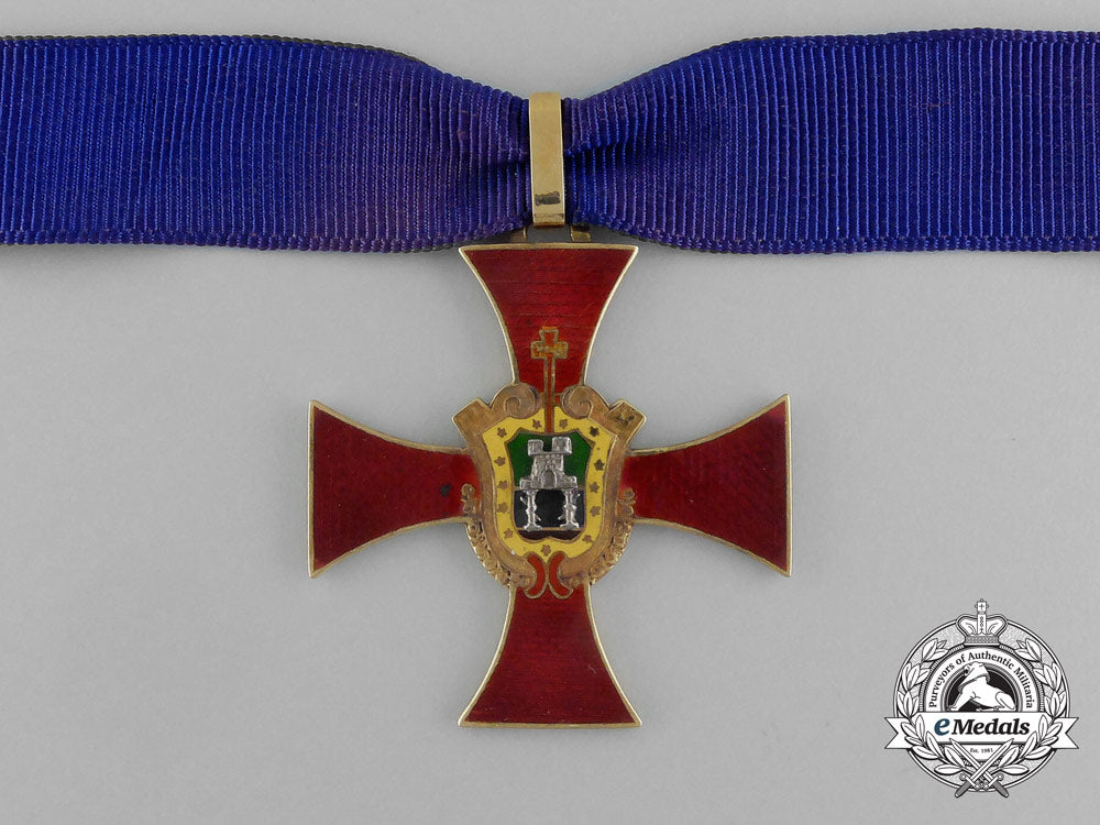 a_spanish_civic_notary_award_in_gold_e_5898