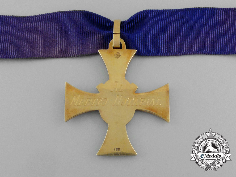 a_spanish_civic_notary_award_in_gold_e_5899