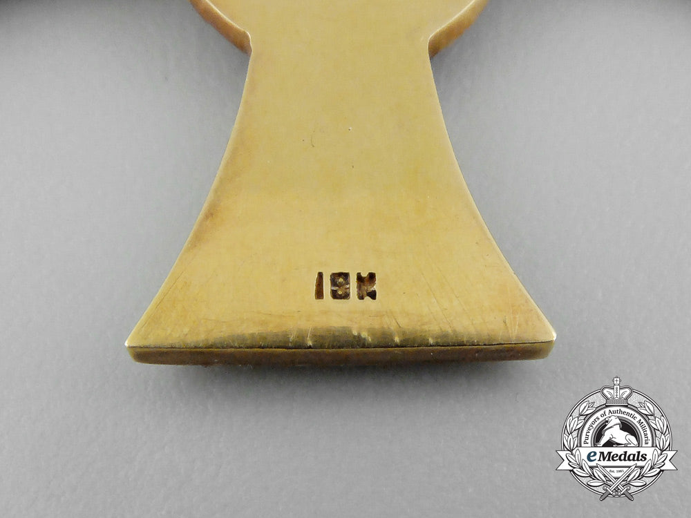 a_spanish_civic_notary_award_in_gold_e_5902