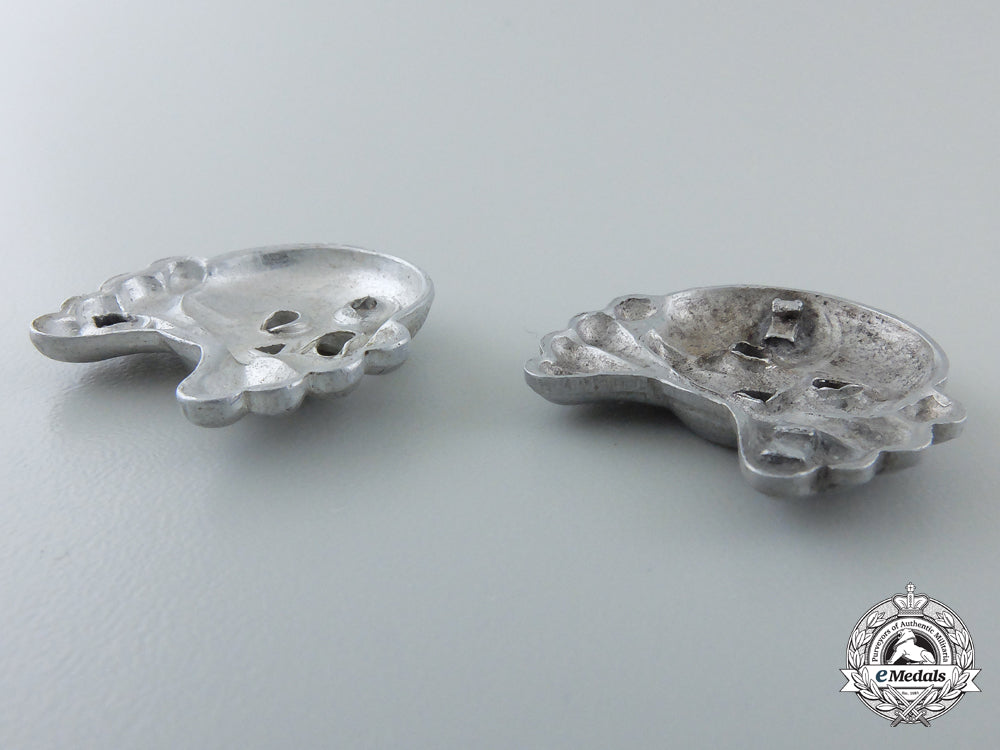 two_german_panzer_insignia_skulls_e_929