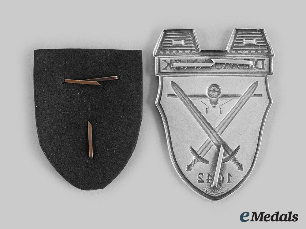 germany,_federal_republic._a_pair_of_campaign_shields,1957_version__emd0261_m20_01773